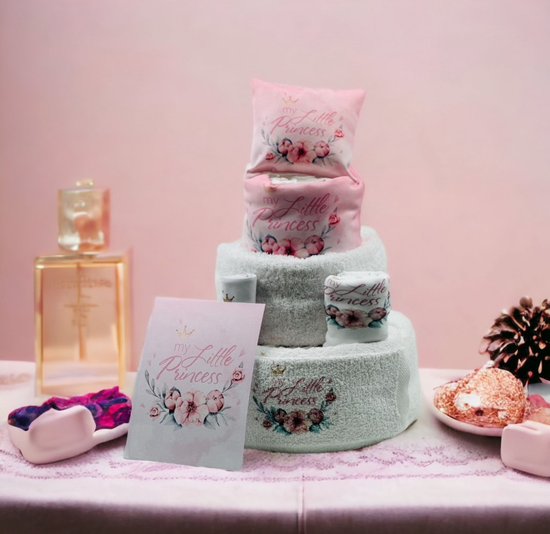 "Flower Little Princess" Τούρτα από πάνες-λευκά είδη και προίκα.