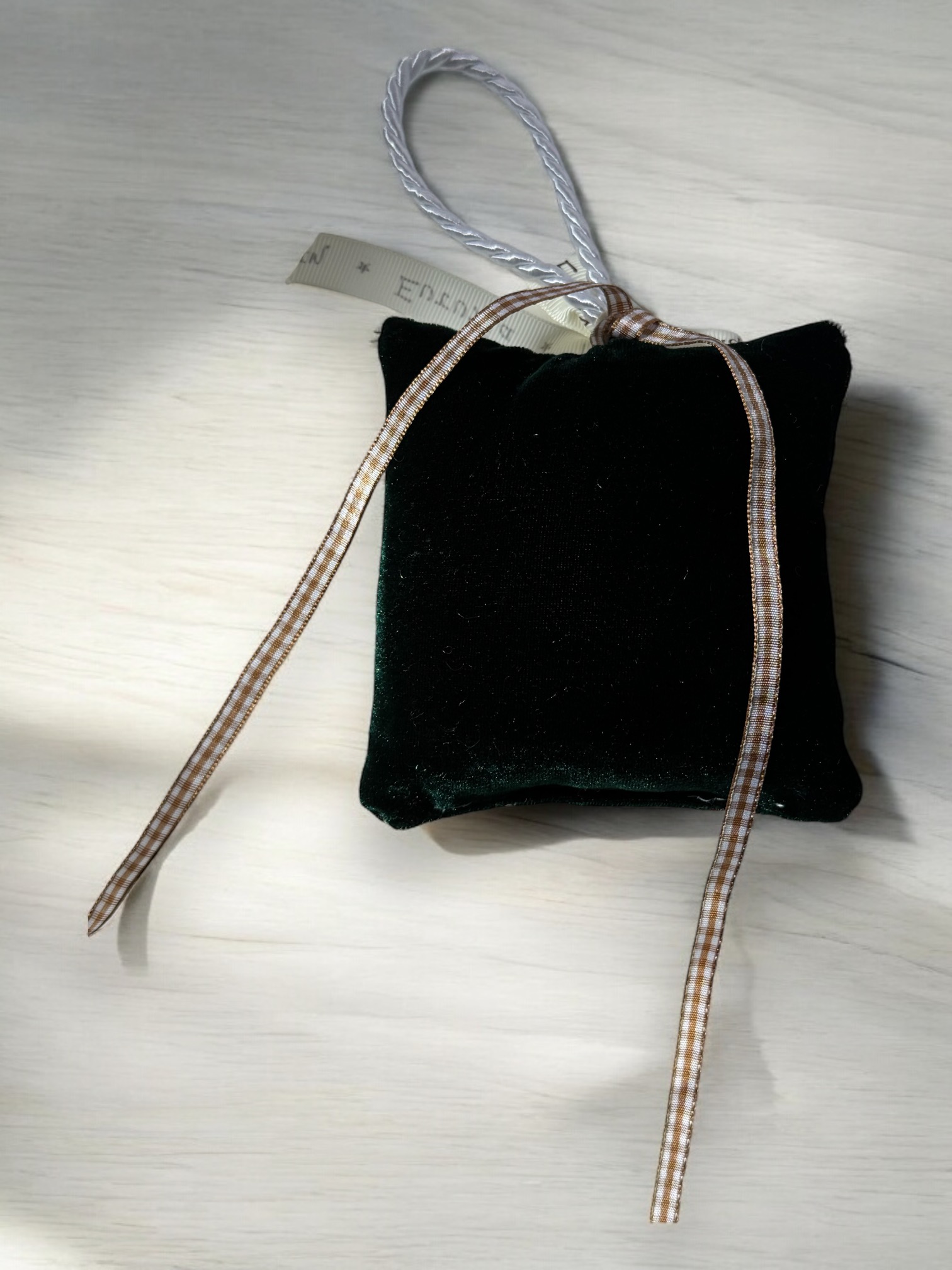 Χριστουγεννιάτικο Αρωματικό Μαξιλαράκι "Το τρένο με τα Δώρα με Μαύρο βελούδο" - Image 3