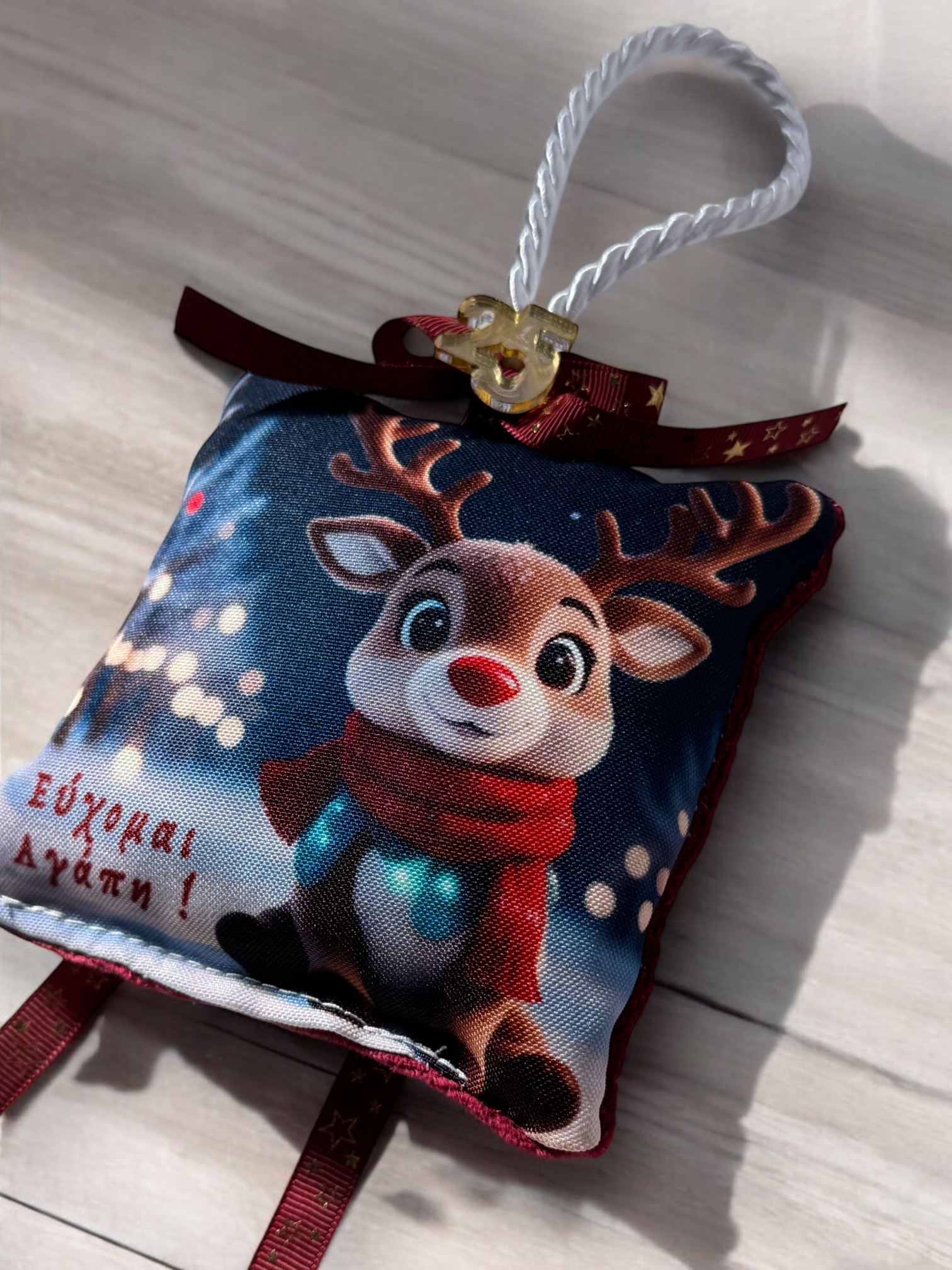 Χριστουγεννιάτικο Αρωματικό Μαξιλαράκι "Ταρανδάκι με κόκκινο Κασκόλ και με Κόκκινο Βελούδο"