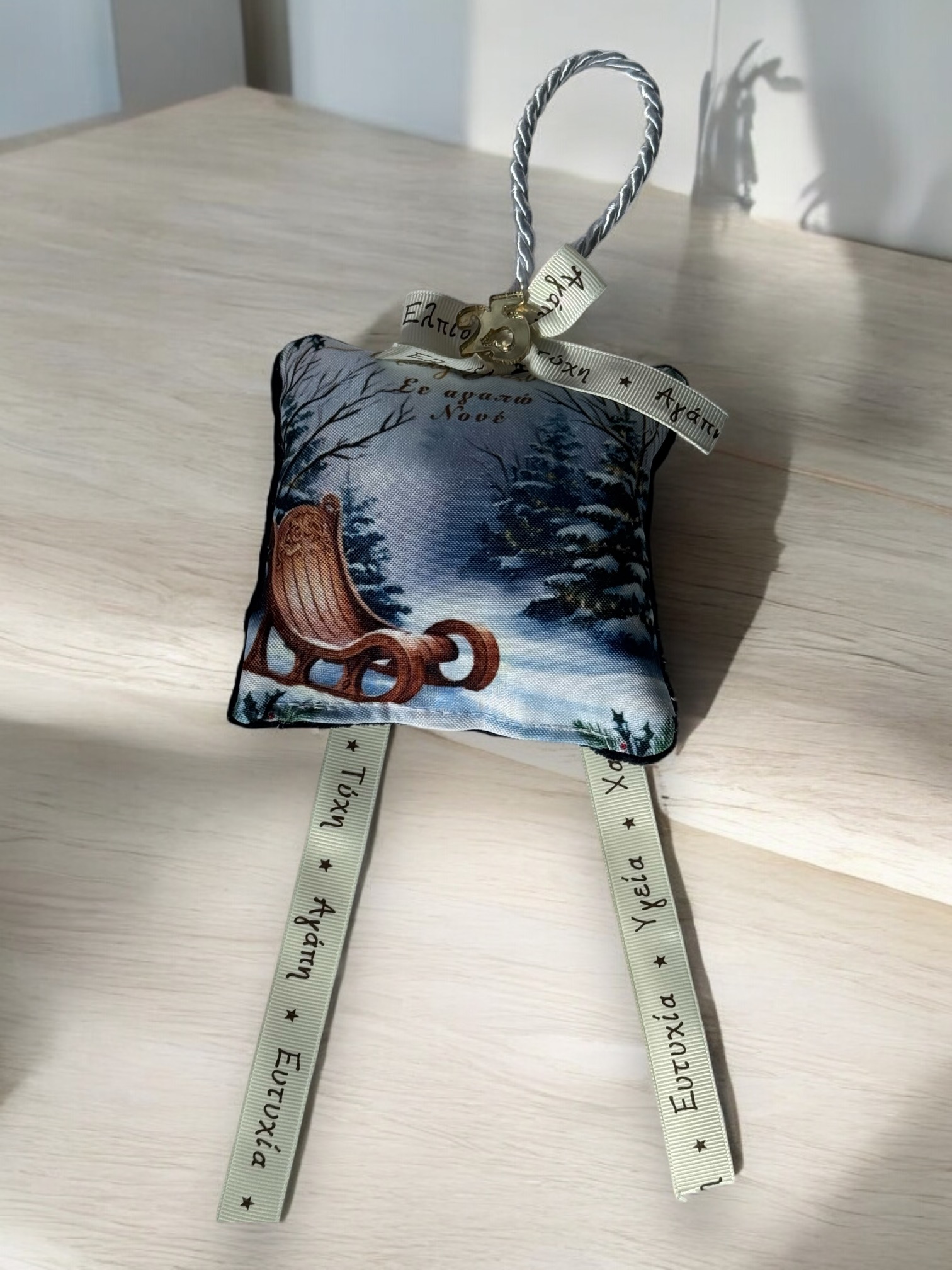 Χριστουγεννιάτικο Αρωματικό Μαξιλαράκι "Έλκυθρο στα χιόνια και με Μπλέ Βελούδο" - Image 2