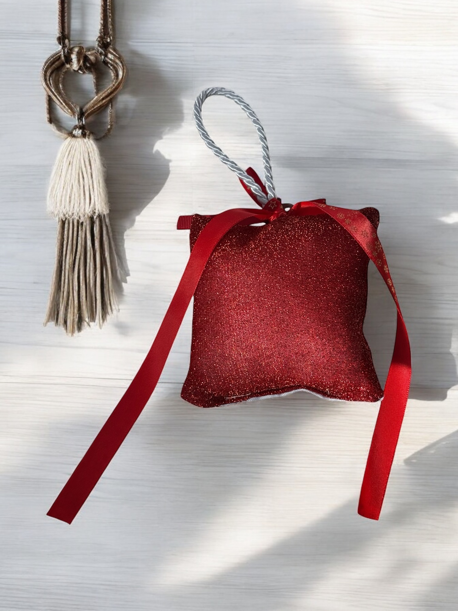 Χριστουγεννιάτικο Αρωματικό Μαξιλαράκι "Καλώς Ήρθατε στι σπιτικό μας με Κόκκινο Λούρεξ" - Image 3