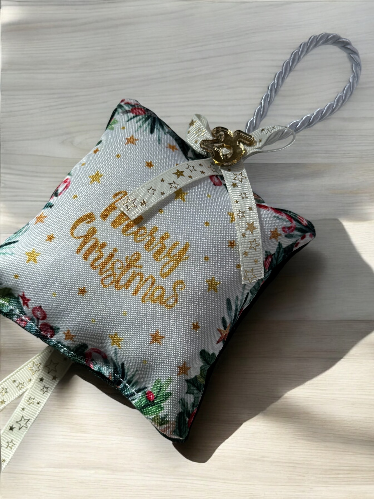 Χριστουγεννιάτικο Αρωματικό Μαξιλαράκι "Merry Christmas με Κυπαρρισί Βελούδο"