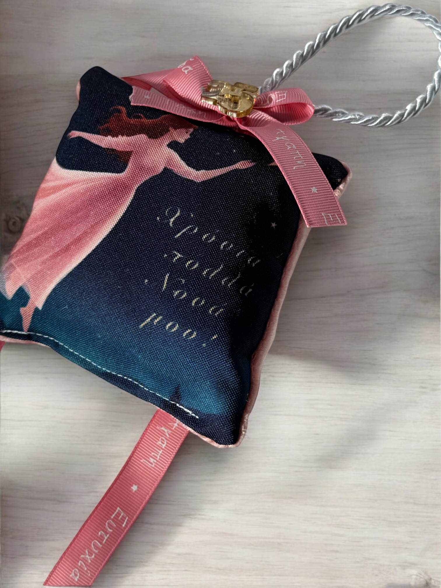 Χριστουγεννιάτικο Αρωματικό Μαξιλαράκι "Flying Princess με Ροζ Βελούδο"