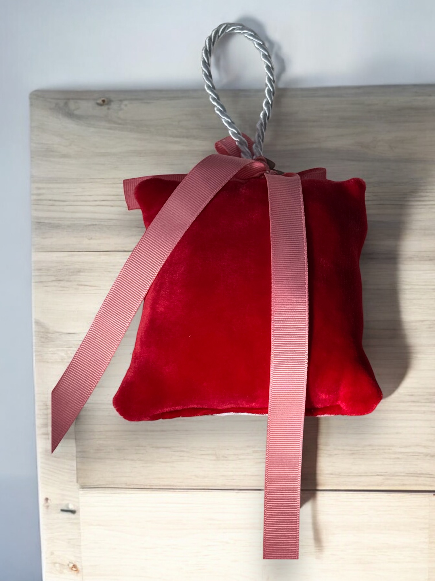 Χριστουγεννιάτικο Αρωματικό Μαξιλαράκι "Χειμωνιάτικα Λουλούδια με Κόκκινο Βελούδο" - Image 3