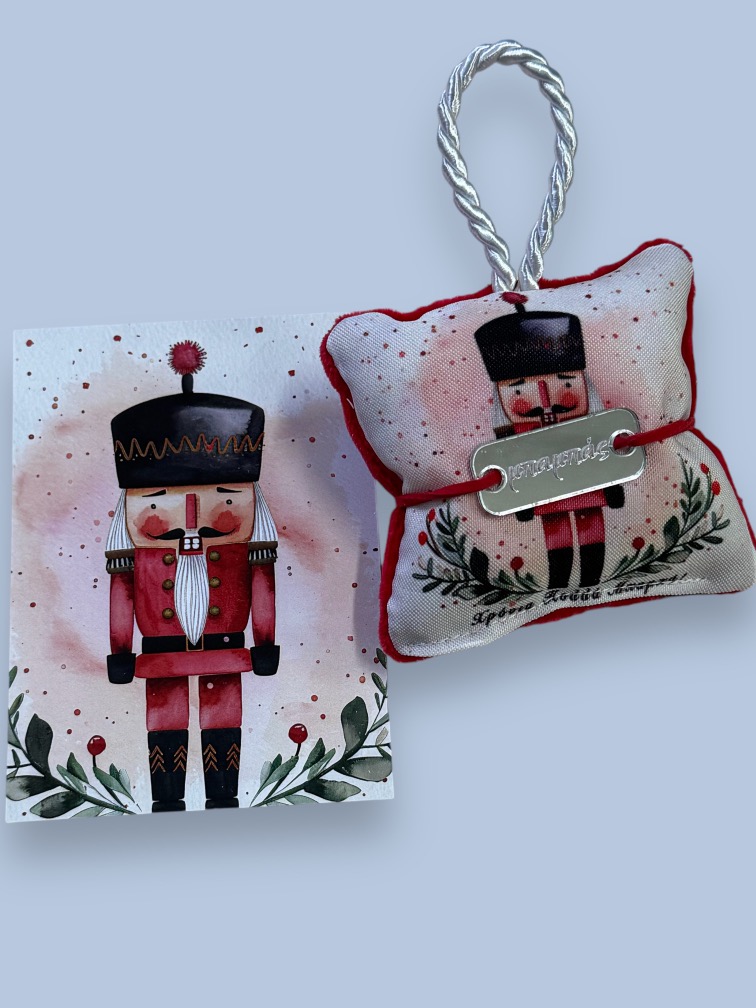 Χριστουγεννιάτικο Μαξιλαράκι "Μολυβένιος Στρατιώτης" με Βραχιολάκι και ευχετήρια κάρτα! - Image 2